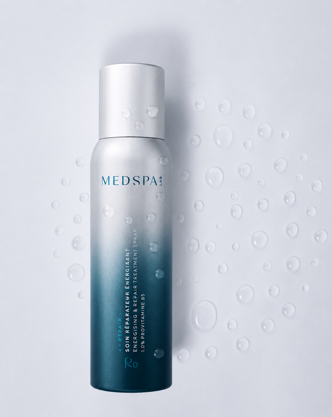 Enrichie en provitamine B5, eau thermale des Vosges et glycérine végétale, sa formule biomimétique renforce la barrière cutanée et limite les pertes en eau. Grâce à sa diffusion contrôlée d’azote pur, elle stimule la microcirculation, favorise l’oxygénation cellulaire et révèle une peau plus fraîche, souple et lumineuse.