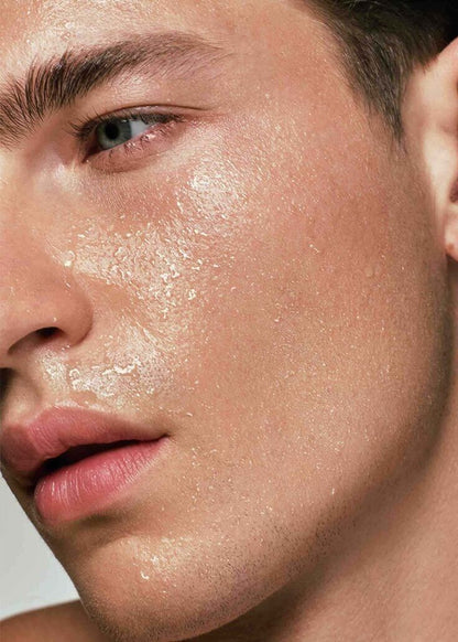 R0 - SOIN RÉPARATEUR ET ÉNERGISANT - MEDSPA LABORATOIRES
Résultat peau éclatante et hydratée après soin visage R0, grain de peau lissé et fini lumineux.