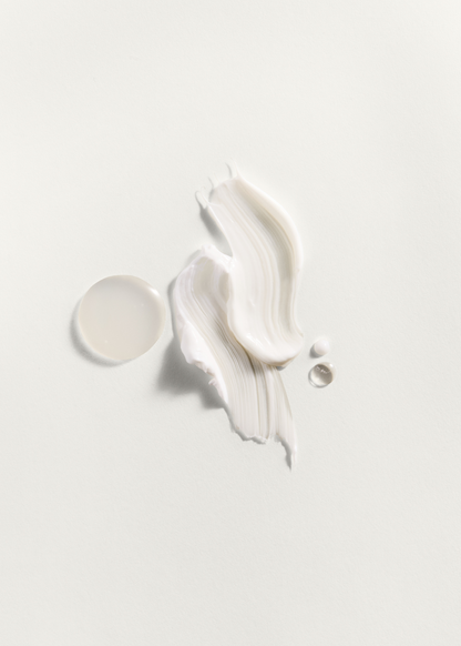 Texture de soin visage MEDSPA LABORATOIRES, formule hydratante et lissante pour renforcer la barrière cutanée et améliorer la qualité de peau.