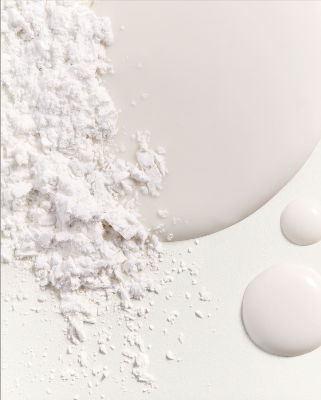 Texture poudre d’un masque visage peel-off MEDSPA LABORATOIRES, formule dermocosmétique à reconstituer, offrant une texture lisse et homogène après mélange.